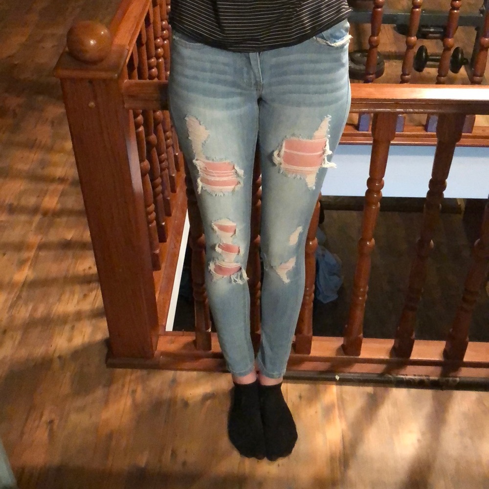 Light Wash Ripped Jeans